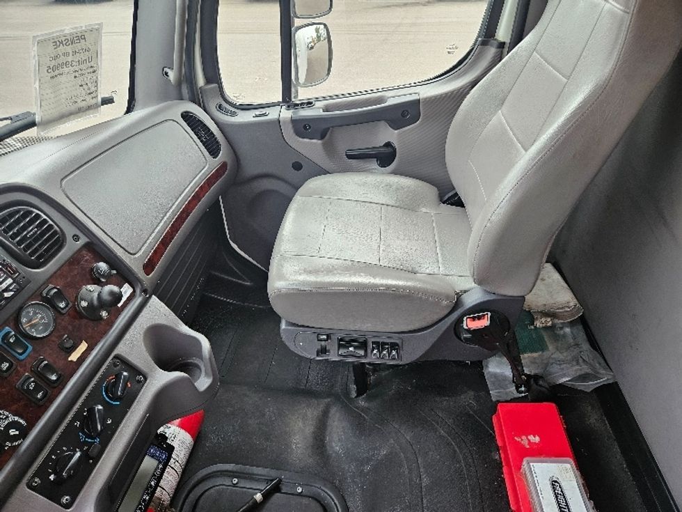 Refrigerated Truck-Light and Medium Duty Trucks-Freightliner-2022-M2-Brooklyn Park-MN-343,582\n\t\tmiles-$ 41,250 - Image 19