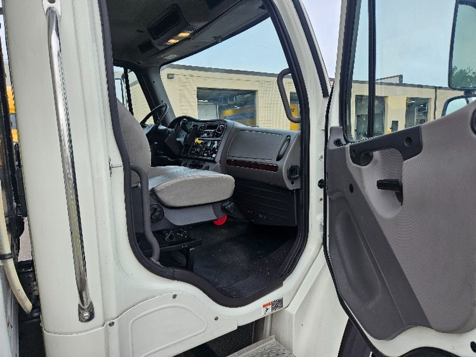 Refrigerated Truck-Light and Medium Duty Trucks-Freightliner-2022-M2-Brooklyn Park-MN-343,582\n\t\tmiles-$ 41,250 - Image 20
