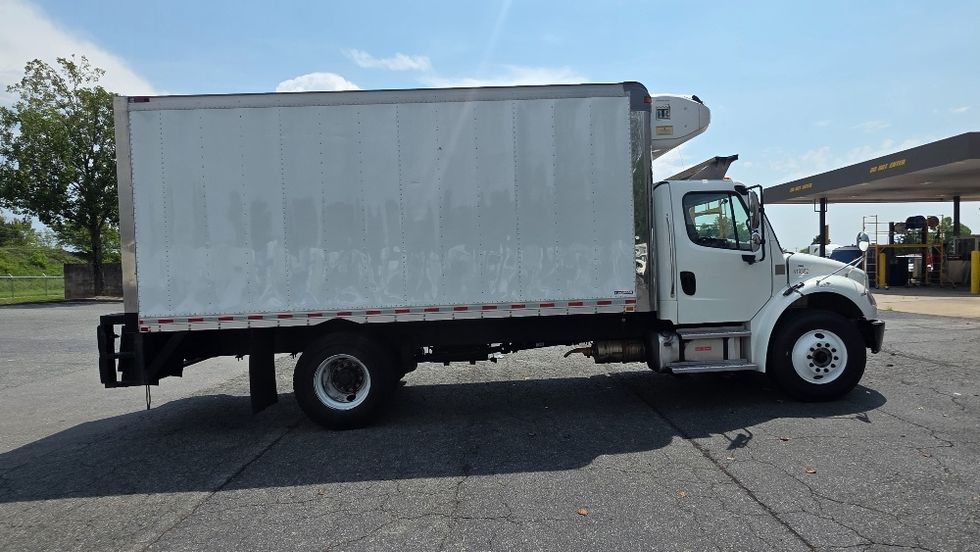 Refrigerated Truck-Light and Medium Duty Trucks-Freightliner-2022-M2-Concord-NC-177,663\n\t\tmiles-$ 57,000 - Image 14
