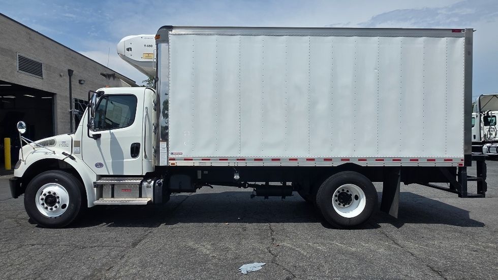 Refrigerated Truck-Light and Medium Duty Trucks-Freightliner-2022-M2-Concord-NC-177,663\n\t\tmiles-$ 57,000 - Image 4