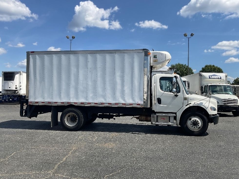 Refrigerated Truck-Light and Medium Duty Trucks-Freightliner-2022-M2-Concord-NC-215,000\n\t\tmiles-$ 49,000 - Image 15