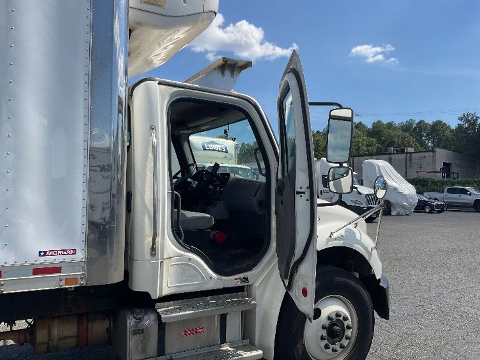 Refrigerated Truck-Light and Medium Duty Trucks-Freightliner-2022-M2-Concord-NC-215,000\n\t\tmiles-$ 49,000 - Image 20