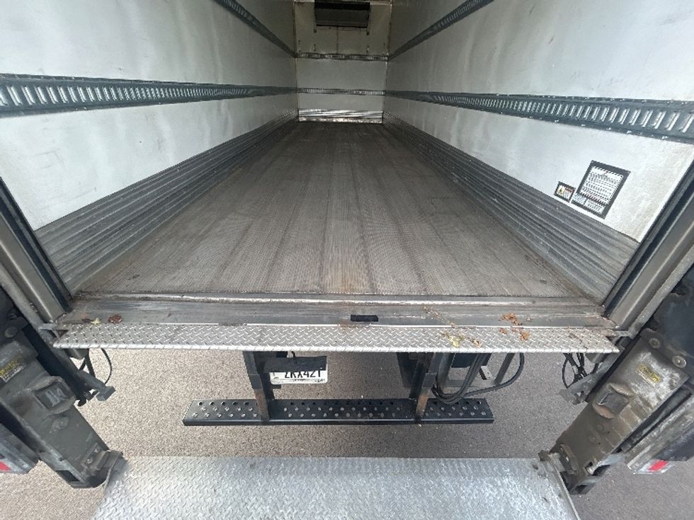 Refrigerated Truck-Light and Medium Duty Trucks-Freightliner-2022-M2-Duluth-GA-358,607\n\t\tmiles-$ 41,750 - Image 10