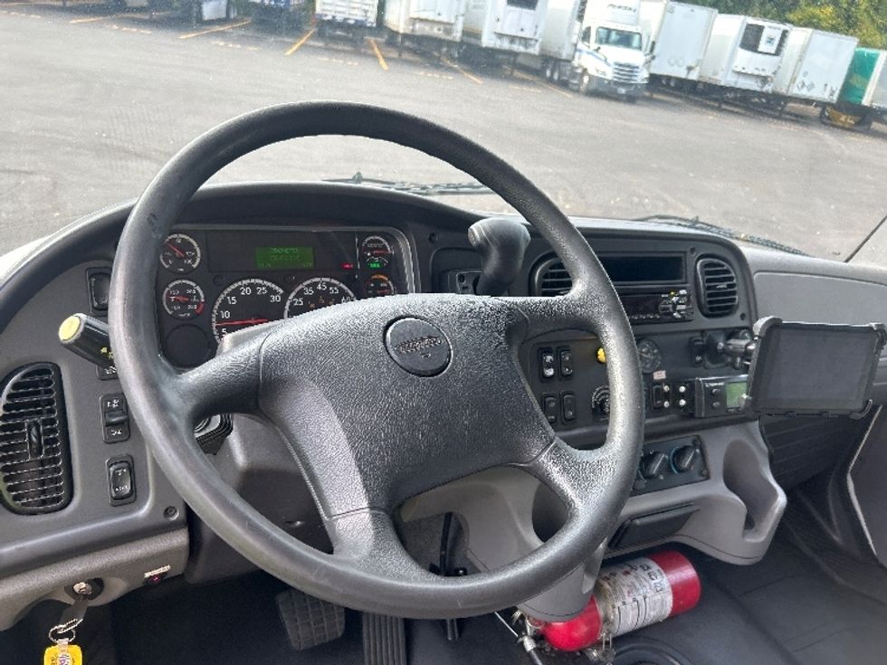 Refrigerated Truck-Light and Medium Duty Trucks-Freightliner-2022-M2-Duluth-GA-358,607\n\t\tmiles-$ 41,750 - Image 16
