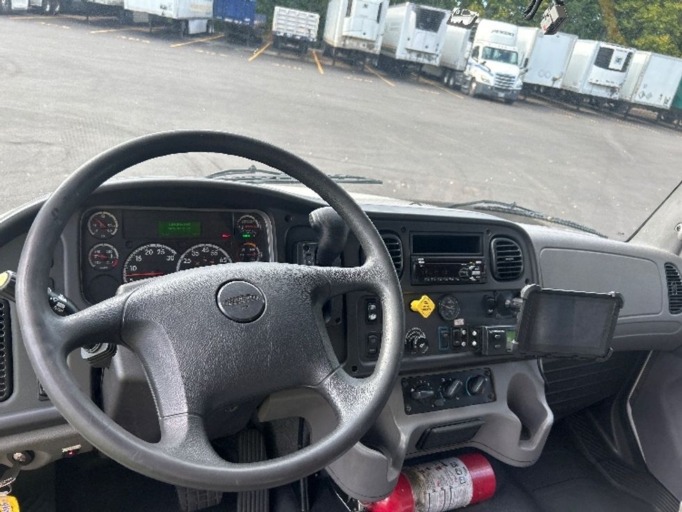 Refrigerated Truck-Light and Medium Duty Trucks-Freightliner-2022-M2-Duluth-GA-358,607\n\t\tmiles-$ 41,750 - Image 17
