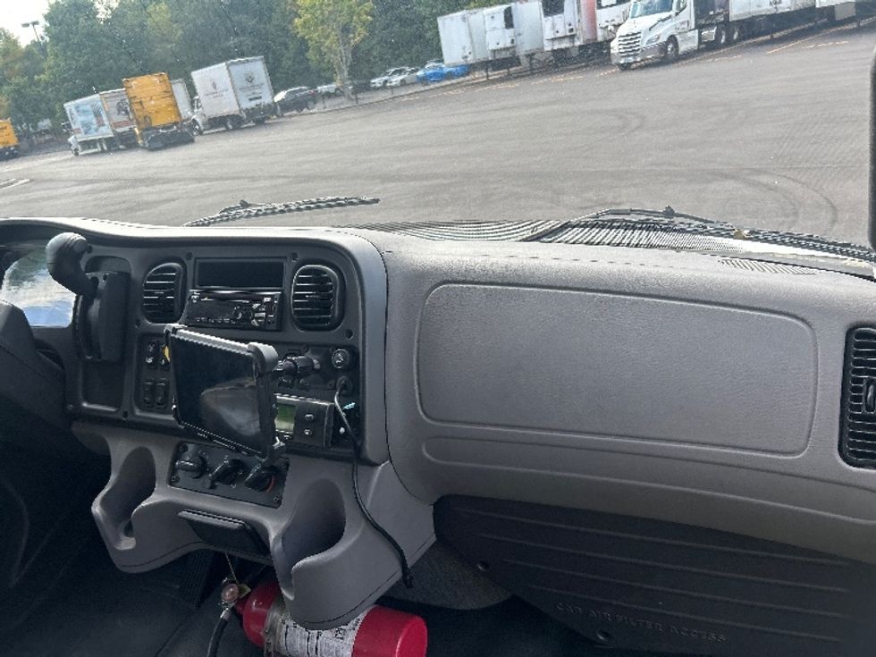 Refrigerated Truck-Light and Medium Duty Trucks-Freightliner-2022-M2-Duluth-GA-358,607\n\t\tmiles-$ 41,750 - Image 20