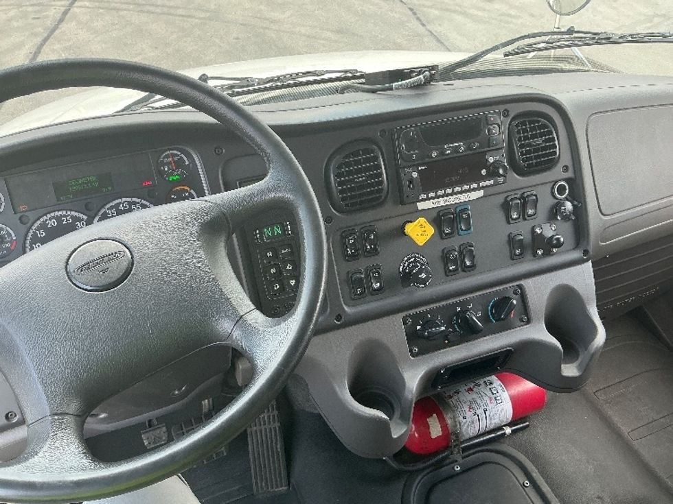 Refrigerated Truck-Light and Medium Duty Trucks-Freightliner-2022-M2-East Chicago-IN-139,971\n\t\tmiles-$ 88,000 - Image 17