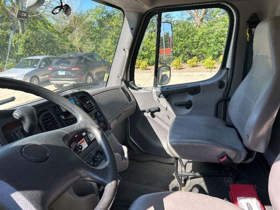 Refrigerated Truck-Light and Medium Duty Trucks-Freightliner-2022-M2-East Chicago-IN-185,014\n\t\tmiles-$ 68,750 - Image 19