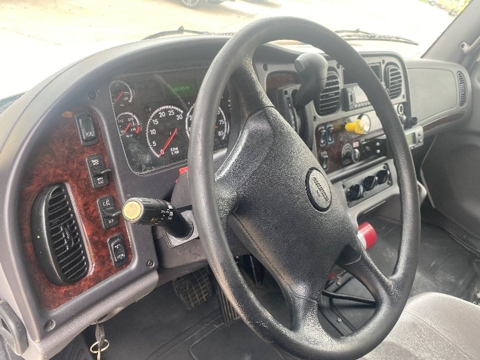 Refrigerated Truck-Light and Medium Duty Trucks-Freightliner-2022-M2-Grand Prairie-TX-135,878\n\t\tmiles-$ 82,000 - Image 17