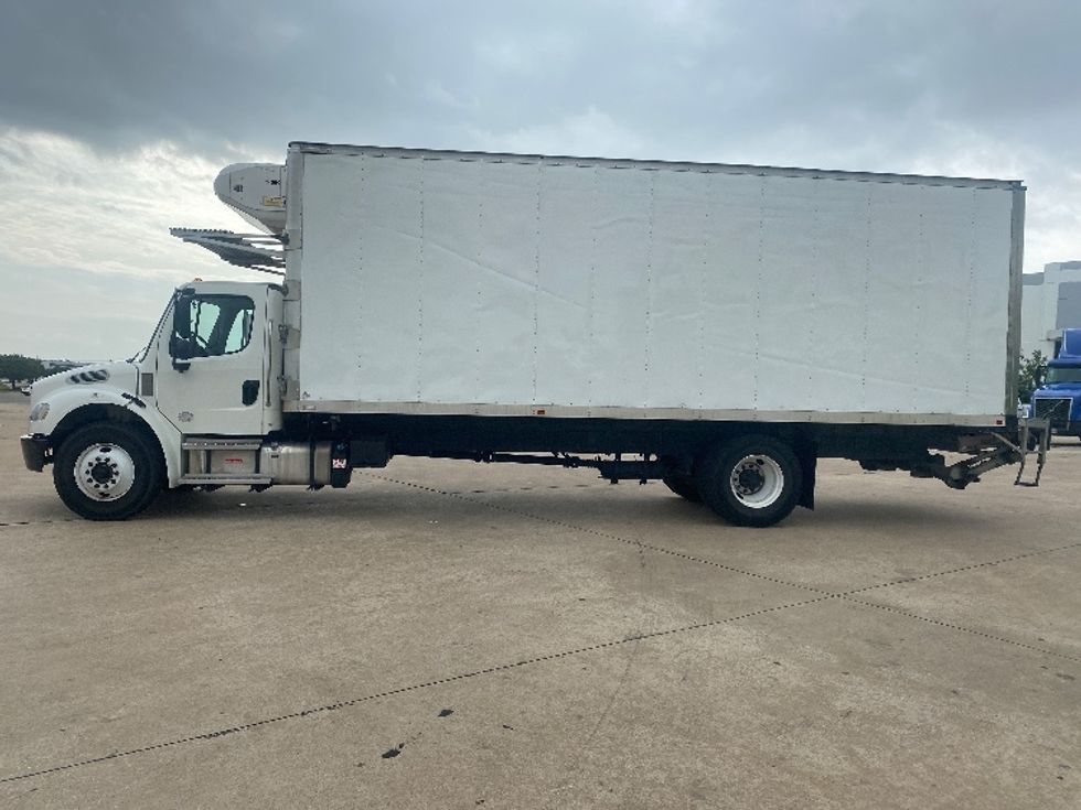 Refrigerated Truck-Light and Medium Duty Trucks-Freightliner-2022-M2-Grand Prairie-TX-135,878\n\t\tmiles-$ 82,000 - Image 4