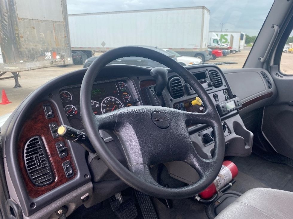 Refrigerated Truck-Light and Medium Duty Trucks-Freightliner-2022-M2-Grand Prairie-TX-151,226\n\t\tmiles-$ 79,250 - Image 17