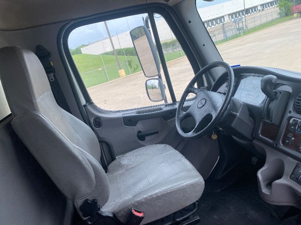 Refrigerated Truck-Light and Medium Duty Trucks-Freightliner-2022-M2-Grand Prairie-TX-151,226\n\t\tmiles-$ 79,250 - Image 22