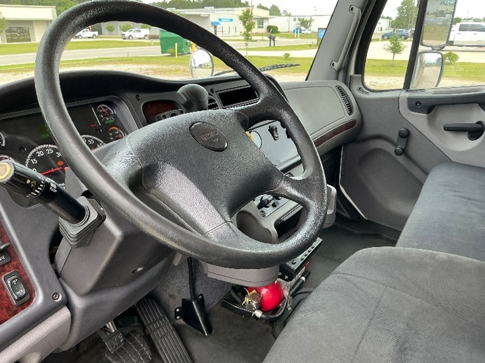 Refrigerated Truck-Light and Medium Duty Trucks-Freightliner-2022-M2-Gulfport-MS-179,759\n\t\tmiles-$ 55,750 - Image 17