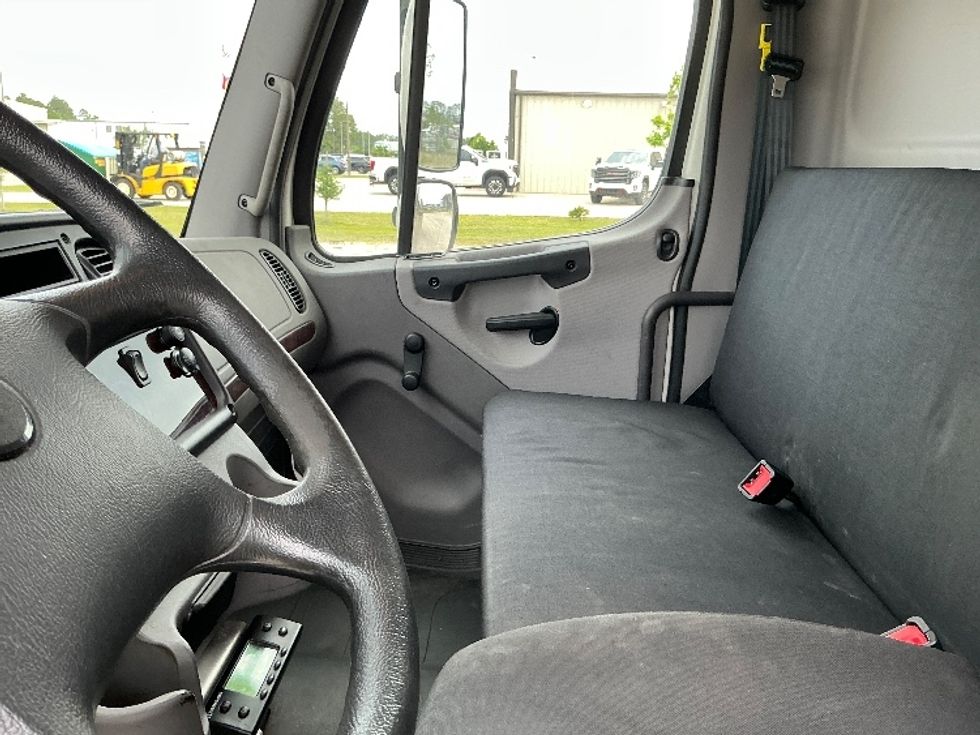 Refrigerated Truck-Light and Medium Duty Trucks-Freightliner-2022-M2-Gulfport-MS-179,759\n\t\tmiles-$ 55,750 - Image 19