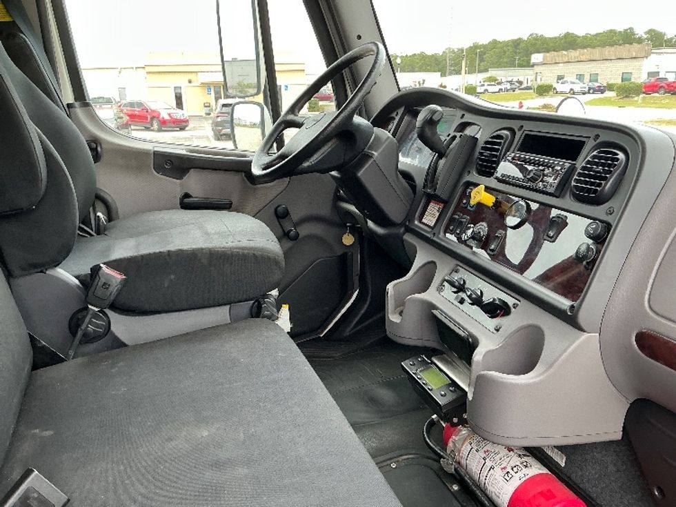 Refrigerated Truck-Light and Medium Duty Trucks-Freightliner-2022-M2-Gulfport-MS-179,759\n\t\tmiles-$ 55,750 - Image 22