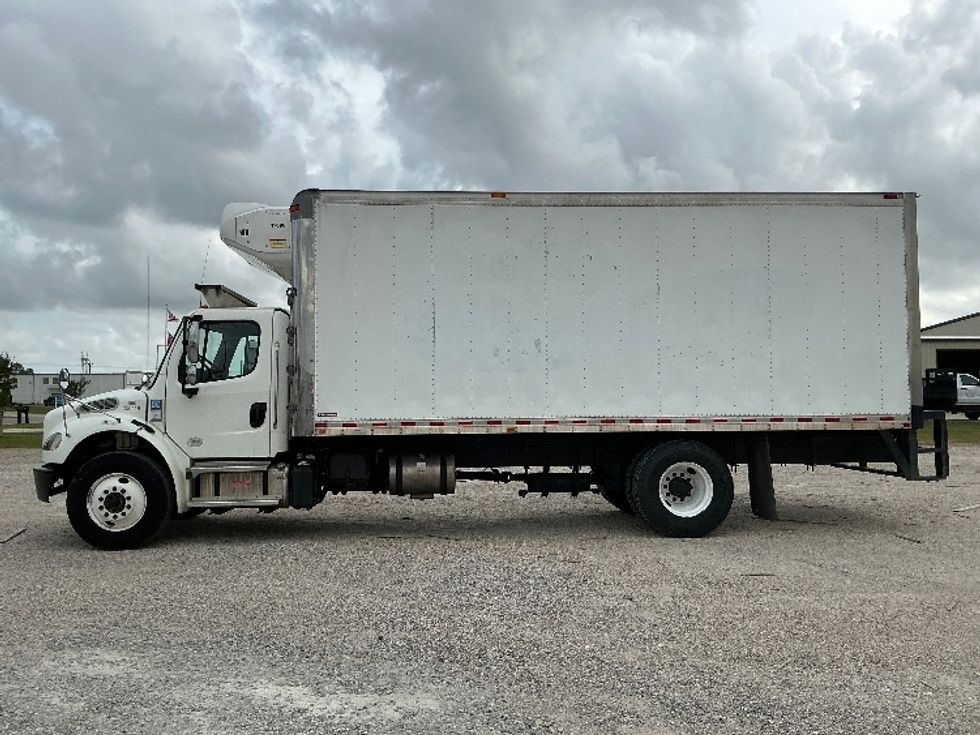 Refrigerated Truck-Light and Medium Duty Trucks-Freightliner-2022-M2-Gulfport-MS-179,759\n\t\tmiles-$ 55,750 - Image 4