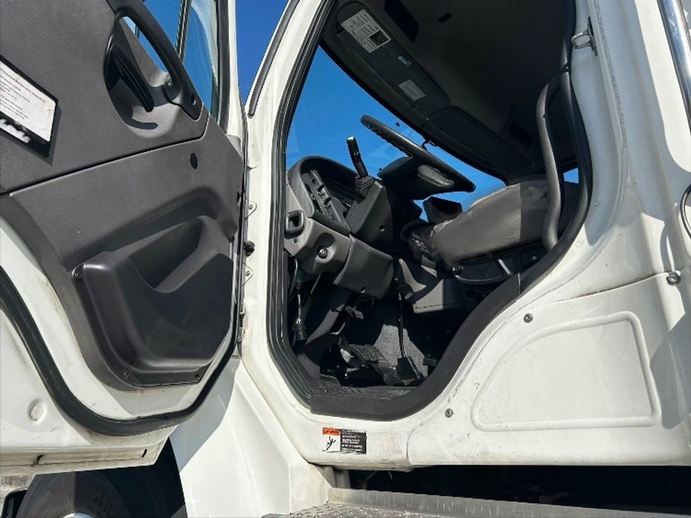 Refrigerated Truck-Light and Medium Duty Trucks-Freightliner-2022-M2-Hammond-LA-232,874\n\t\tmiles-$ 49,000 - Image 16