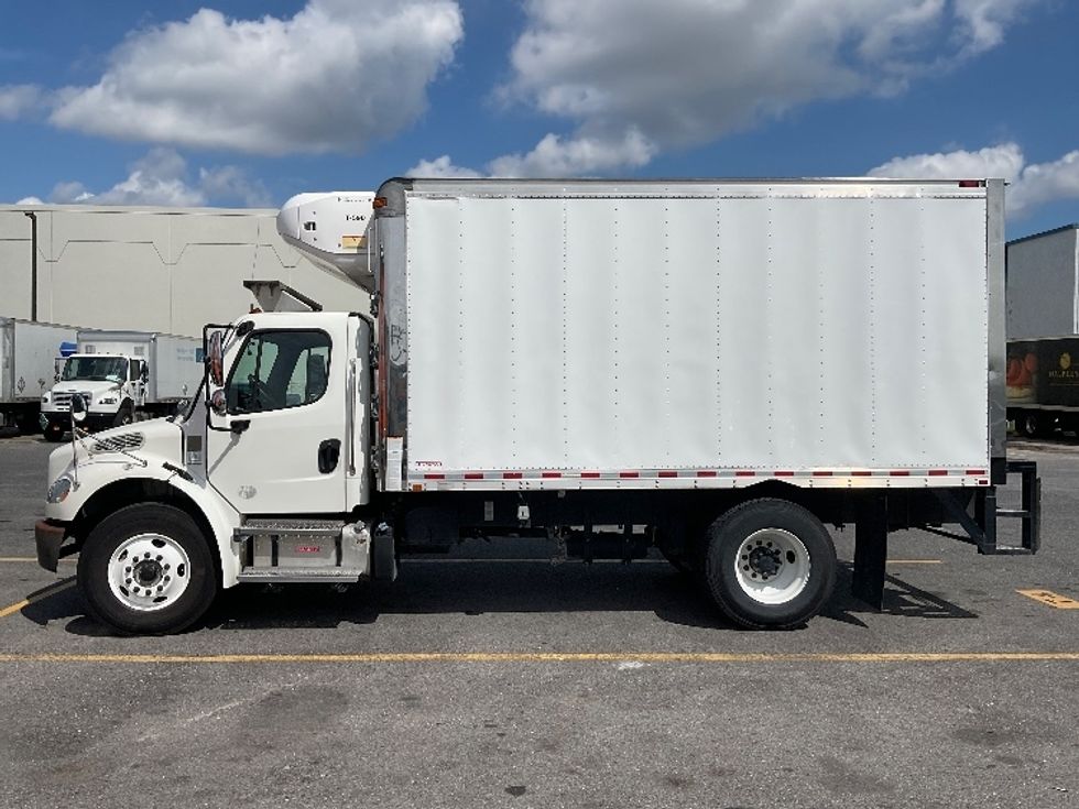Refrigerated Truck-Light and Medium Duty Trucks-Freightliner-2022-M2-Hammond-LA-232,874\n\t\tmiles-$ 49,000 - Image 4