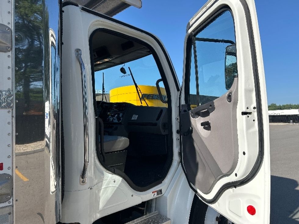 Refrigerated Truck-Light and Medium Duty Trucks-Freightliner-2022-M2-Holland-MI-124,021\n\t\tmiles-$ 84,000 - Image 20