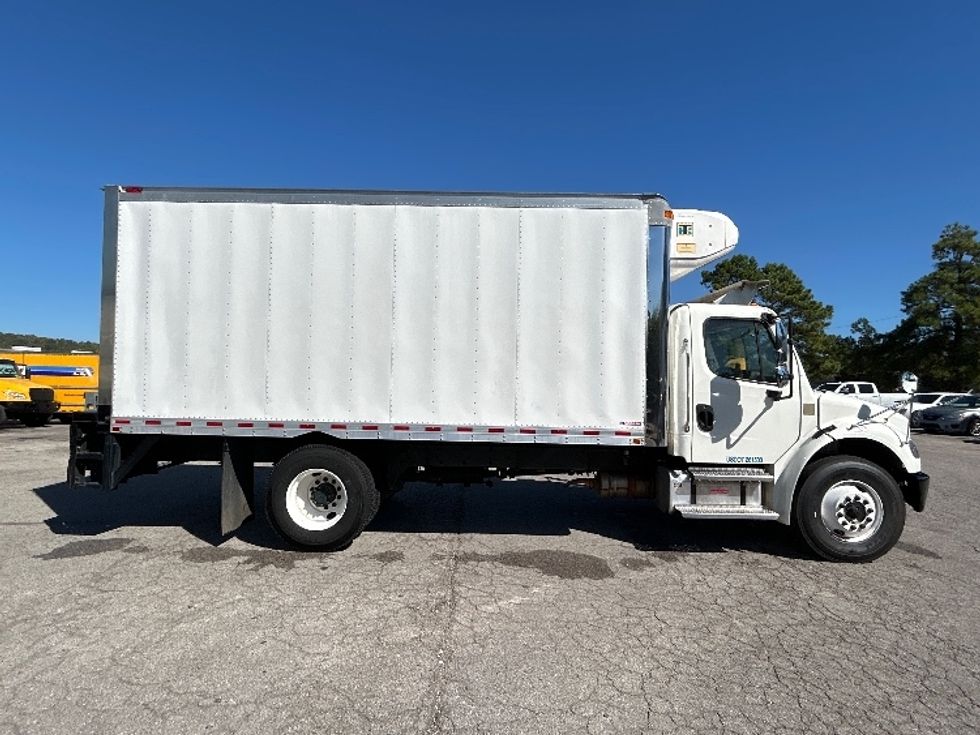 Refrigerated Truck-Light and Medium Duty Trucks-Freightliner-2022-M2-Homewood-AL-322,278\n\t\tmiles-$ 31,250 - Image 14