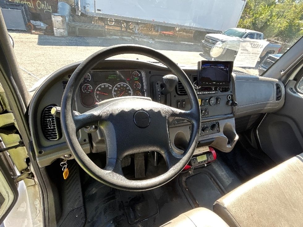 Refrigerated Truck-Light and Medium Duty Trucks-Freightliner-2022-M2-Homewood-AL-322,278\n\t\tmiles-$ 31,250 - Image 16