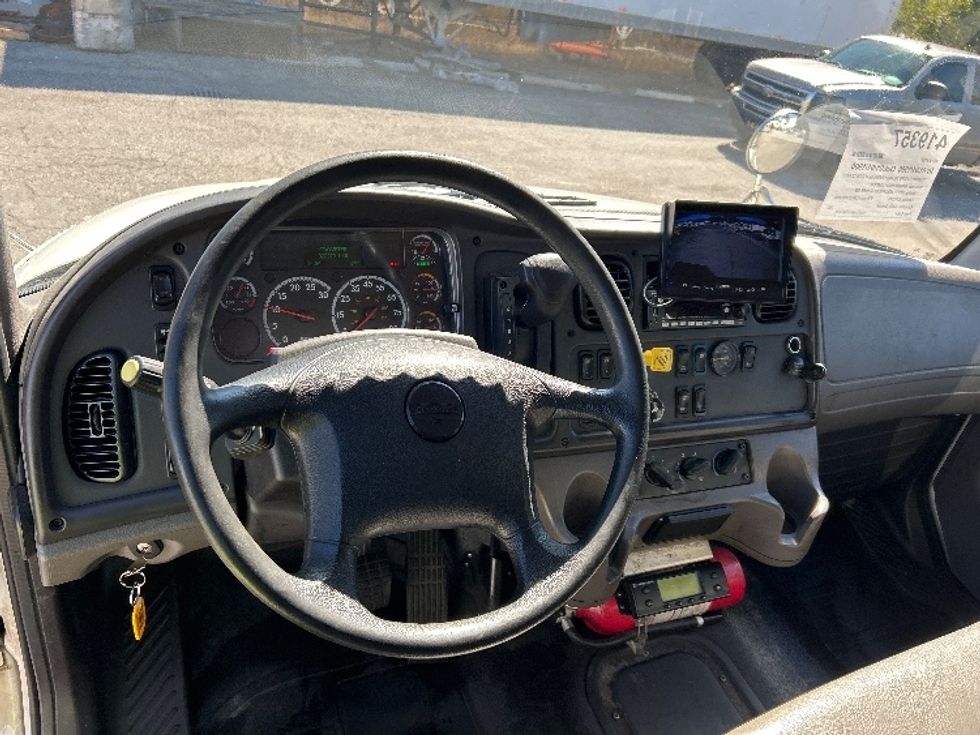 Refrigerated Truck-Light and Medium Duty Trucks-Freightliner-2022-M2-Homewood-AL-322,278\n\t\tmiles-$ 31,250 - Image 17