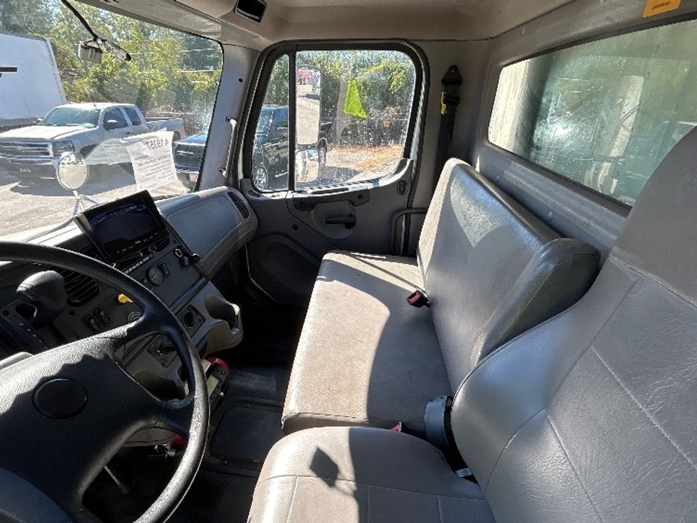 Refrigerated Truck-Light and Medium Duty Trucks-Freightliner-2022-M2-Homewood-AL-322,278\n\t\tmiles-$ 31,250 - Image 18