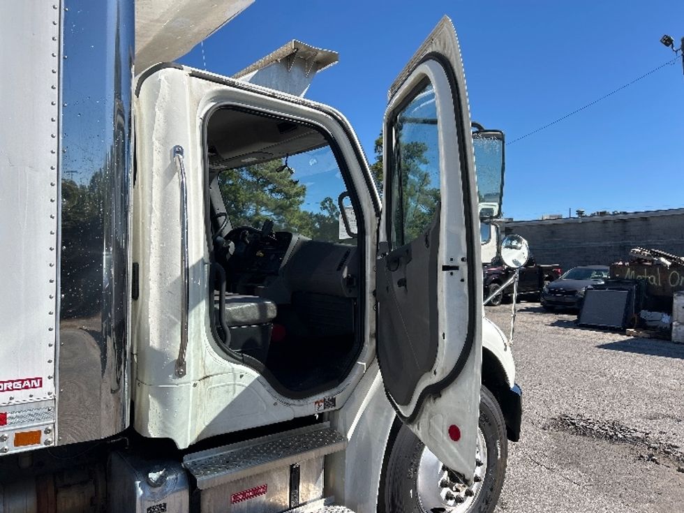 Refrigerated Truck-Light and Medium Duty Trucks-Freightliner-2022-M2-Homewood-AL-322,278\n\t\tmiles-$ 31,250 - Image 19
