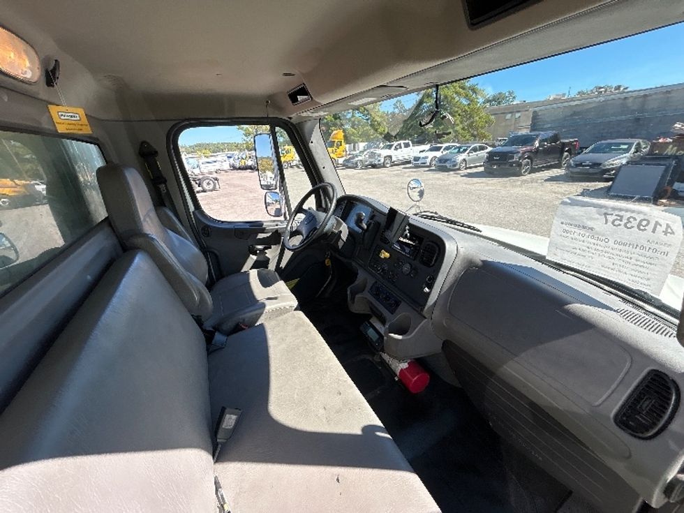 Refrigerated Truck-Light and Medium Duty Trucks-Freightliner-2022-M2-Homewood-AL-322,278\n\t\tmiles-$ 31,250 - Image 21
