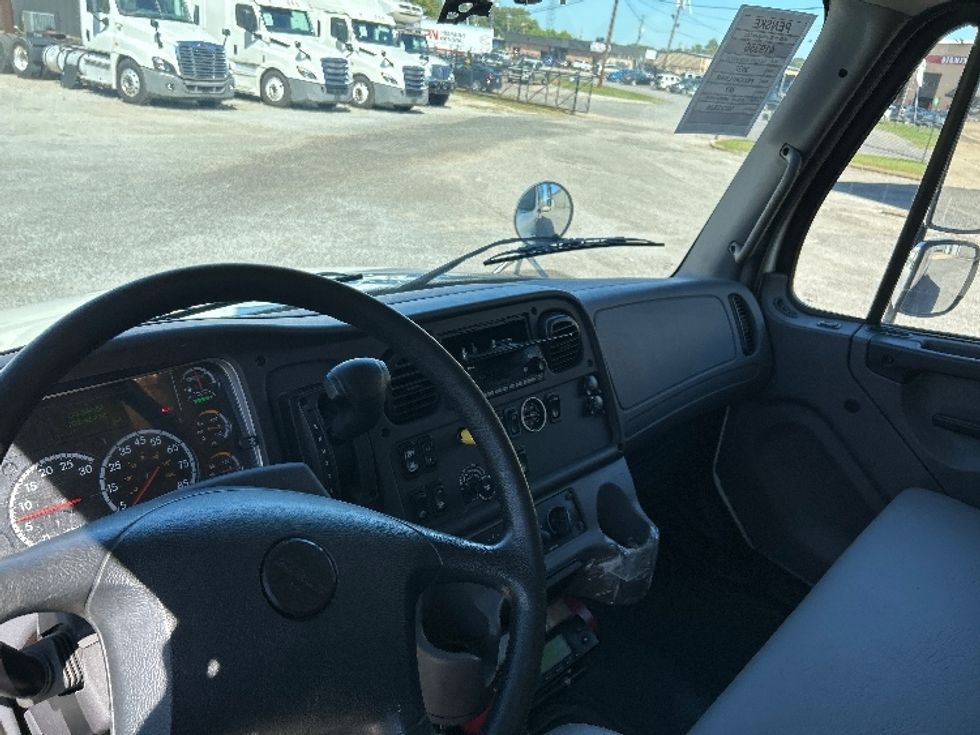 Refrigerated Truck-Light and Medium Duty Trucks-Freightliner-2022-M2-Hueytown-AL-280,175\n\t\tmiles-$ 38,500 - Image 17