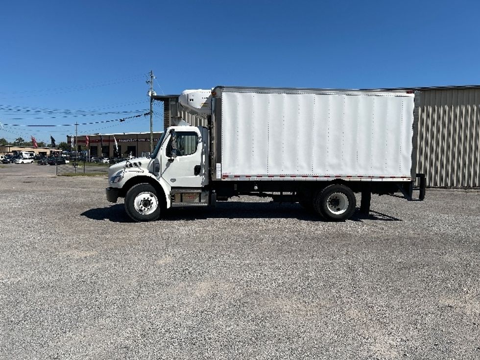 Refrigerated Truck-Light and Medium Duty Trucks-Freightliner-2022-M2-Hueytown-AL-280,175\n\t\tmiles-$ 38,500 - Image 4