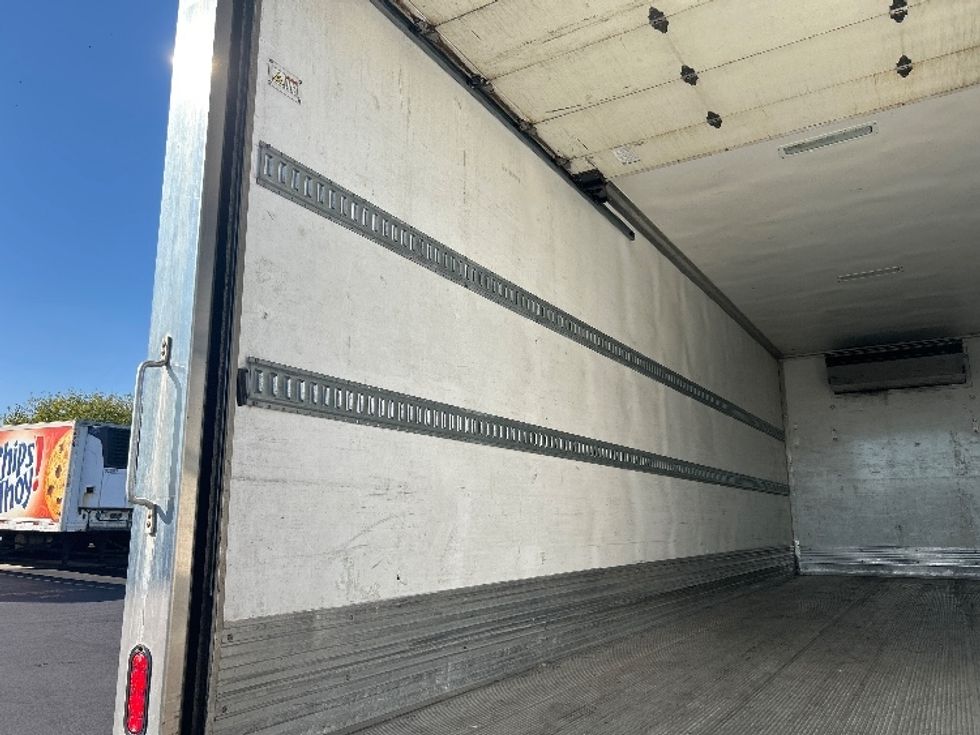 Refrigerated Truck-Light and Medium Duty Trucks-Freightliner-2022-M2-Indianapolis-IN-222,355\n\t\tmiles-$ 53,750 - Image 11