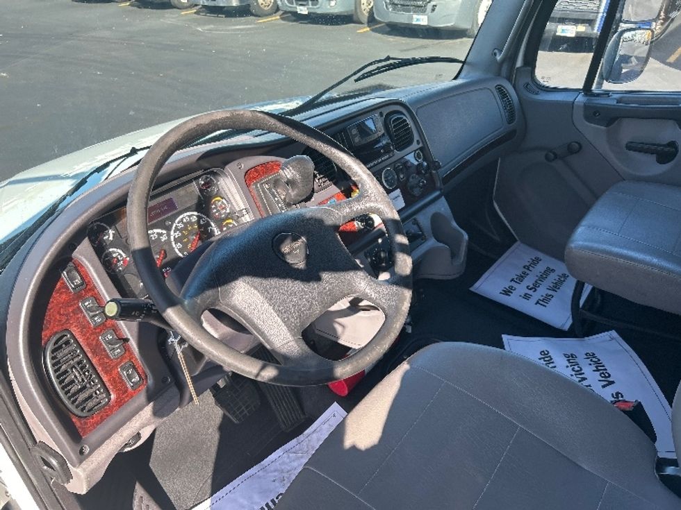 Refrigerated Truck-Light and Medium Duty Trucks-Freightliner-2022-M2-Indianapolis-IN-222,355\n\t\tmiles-$ 53,750 - Image 17