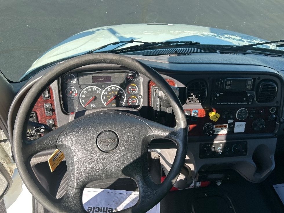 Refrigerated Truck-Light and Medium Duty Trucks-Freightliner-2022-M2-Indianapolis-IN-222,355\n\t\tmiles-$ 53,750 - Image 18