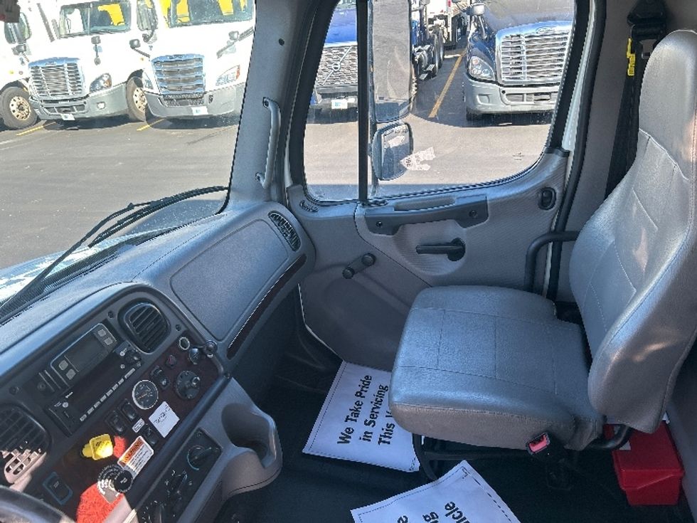 Refrigerated Truck-Light and Medium Duty Trucks-Freightliner-2022-M2-Indianapolis-IN-222,355\n\t\tmiles-$ 53,750 - Image 19