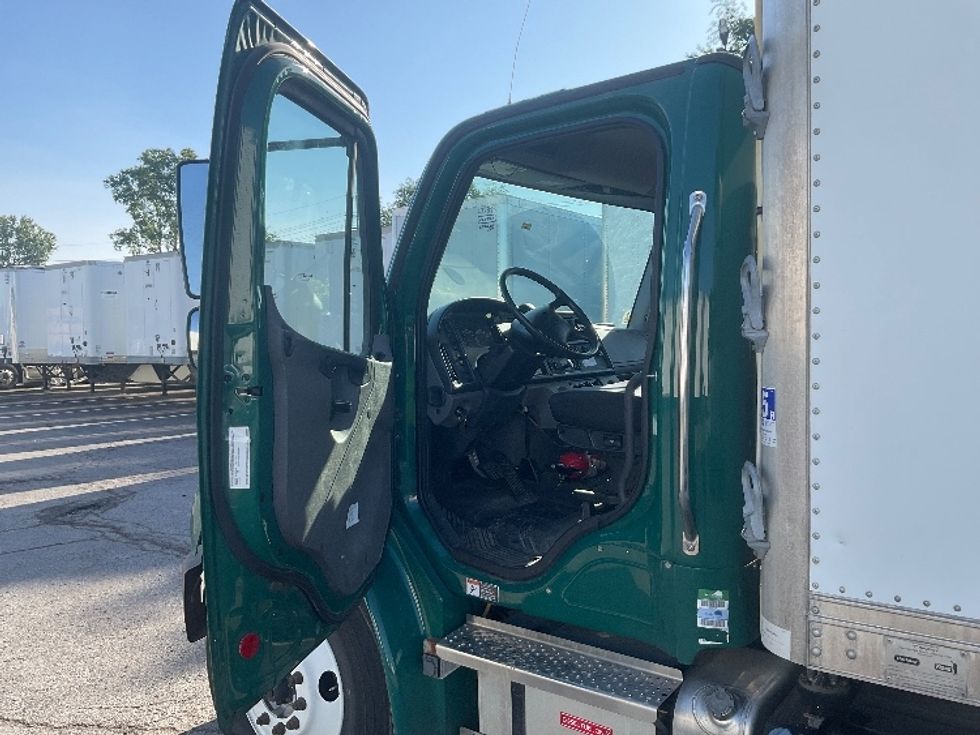 Refrigerated Truck-Light and Medium Duty Trucks-Freightliner-2022-M2-Kansas City-MO-245,039\n\t\tmiles-$ 54,500 - Image 13