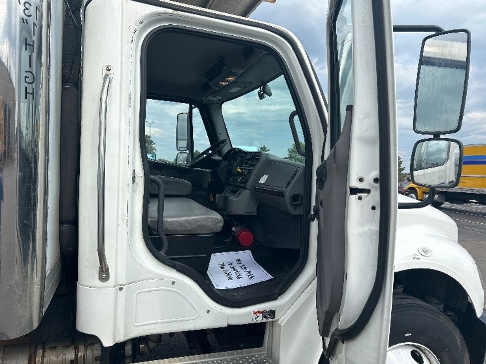 Refrigerated Truck-Light and Medium Duty Trucks-Freightliner-2022-M2-La Porte-IN-254,634\n\t\tmiles-$ 55,750 - Image 20