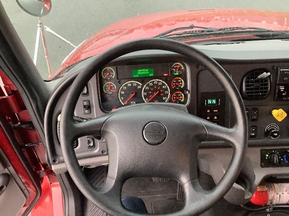 Refrigerated Truck-Light and Medium Duty Trucks-Freightliner-2022-M2-Lacey-WA-130,428\n\t\tmiles-$ 91,000 - Image 18