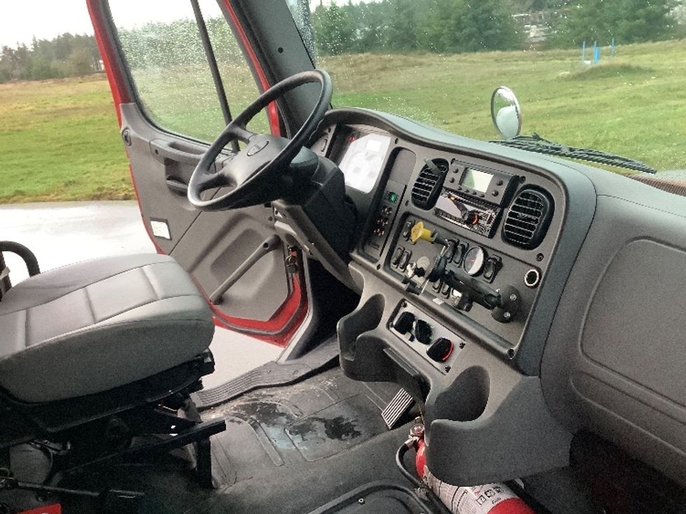 Refrigerated Truck-Light and Medium Duty Trucks-Freightliner-2022-M2-Lacey-WA-130,428\n\t\tmiles-$ 91,000 - Image 22