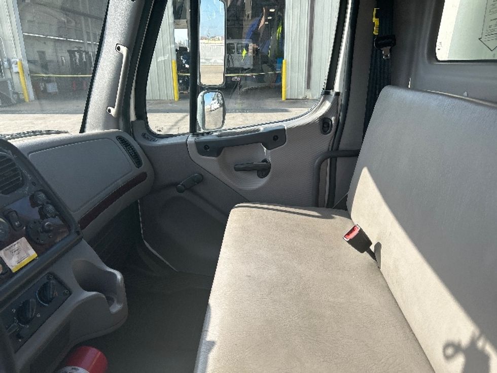Refrigerated Truck-Light and Medium Duty Trucks-Freightliner-2022-M2-Madison-AL-291,101\n\t\tmiles-$ 55,500 - Image 19