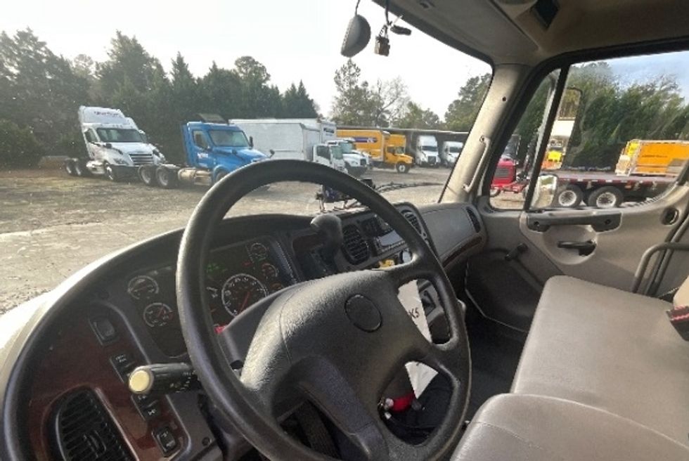 Refrigerated Truck-Light and Medium Duty Trucks-Freightliner-2022-M2-Mebane-NC-206,998\n\t\tmiles-$ 70,000 - Image 17