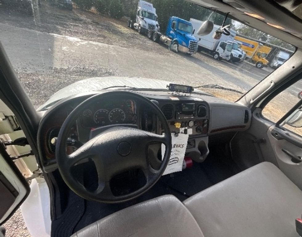 Refrigerated Truck-Light and Medium Duty Trucks-Freightliner-2022-M2-Mebane-NC-206,998\n\t\tmiles-$ 70,000 - Image 18