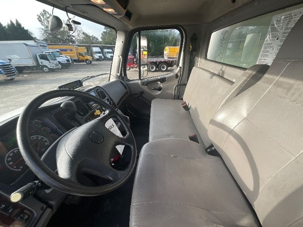 Refrigerated Truck-Light and Medium Duty Trucks-Freightliner-2022-M2-Mebane-NC-206,998\n\t\tmiles-$ 70,000 - Image 19