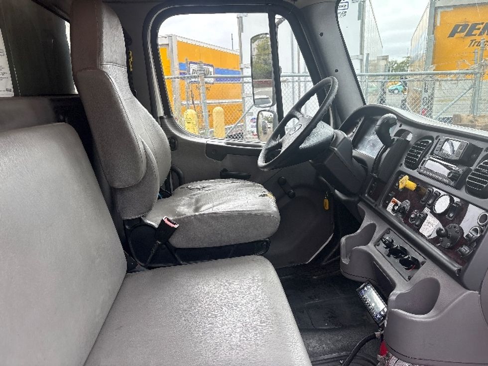 Refrigerated Truck-Light and Medium Duty Trucks-Freightliner-2022-M2-North Bergen-NJ-211,916\n\t\tmiles-$ 62,500 - Image 22