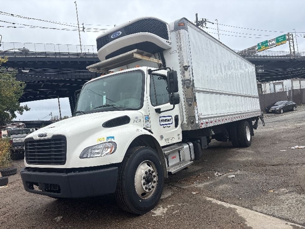 2022 Freightliner M2 106 Medium Duty photo 3