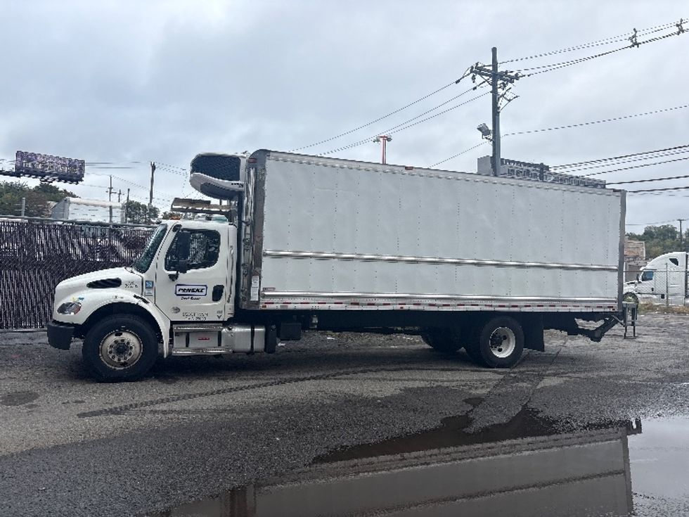 2022 Freightliner M2 106 Medium Duty photo 4