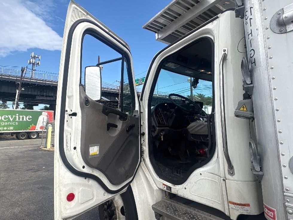 Refrigerated Truck-Light and Medium Duty Trucks-Freightliner-2022-M2-North Bergen-NJ-216,357\n\t\tmiles-$ 63,500 - Image 15