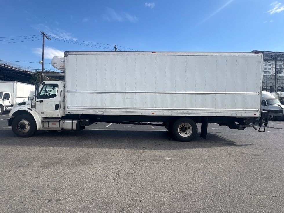 Refrigerated Truck-Light and Medium Duty Trucks-Freightliner-2022-M2-North Bergen-NJ-216,357\n\t\tmiles-$ 63,500 - Image 4