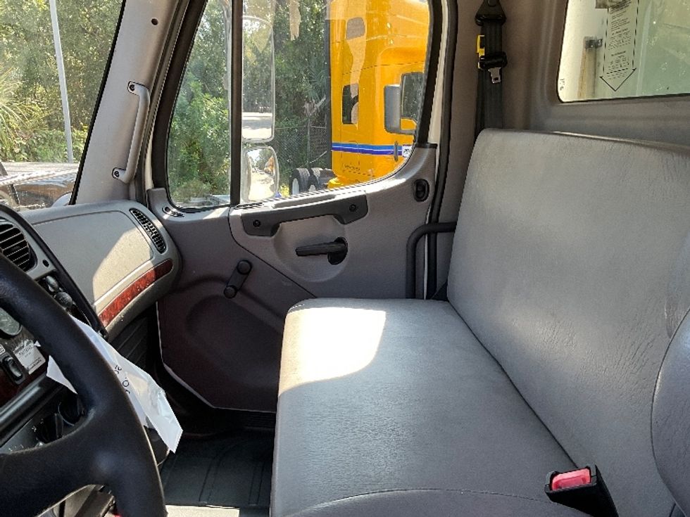 Refrigerated Truck-Light and Medium Duty Trucks-Freightliner-2022-M2-Orlando-FL-209,737\n\t\tmiles-$ 68,000 - Image 18