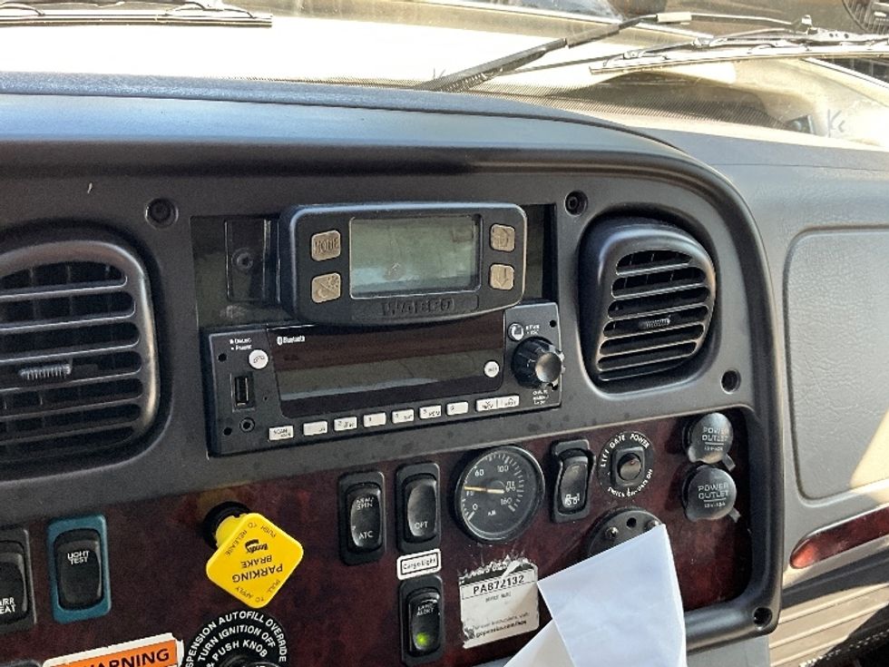 Refrigerated Truck-Light and Medium Duty Trucks-Freightliner-2022-M2-Orlando-FL-209,737\n\t\tmiles-$ 68,000 - Image 24